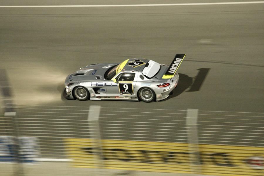  Mercedes-Benz SLS AMG GT3 24h Dubai 2011 года  (фото 16 из 20)